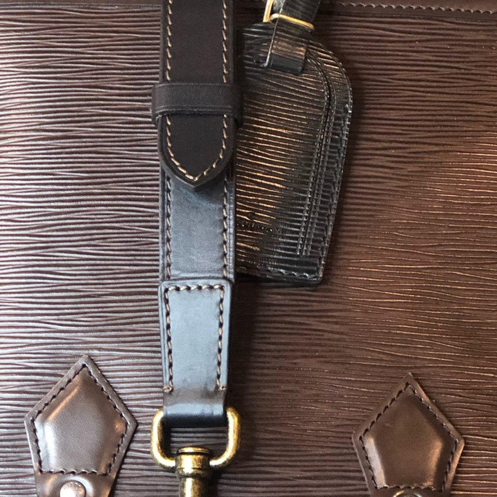 LOUIS VUITTON Black Leather Strap with Shoulder Pad